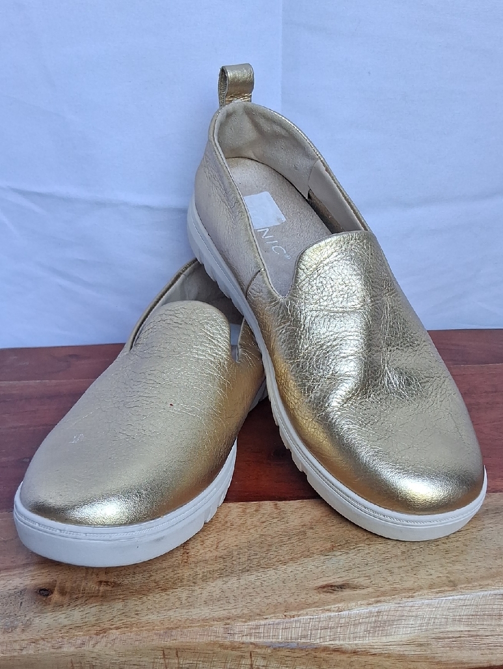 Vionic Uptown Willa Slip-on Sneakers Gold Shoes 6